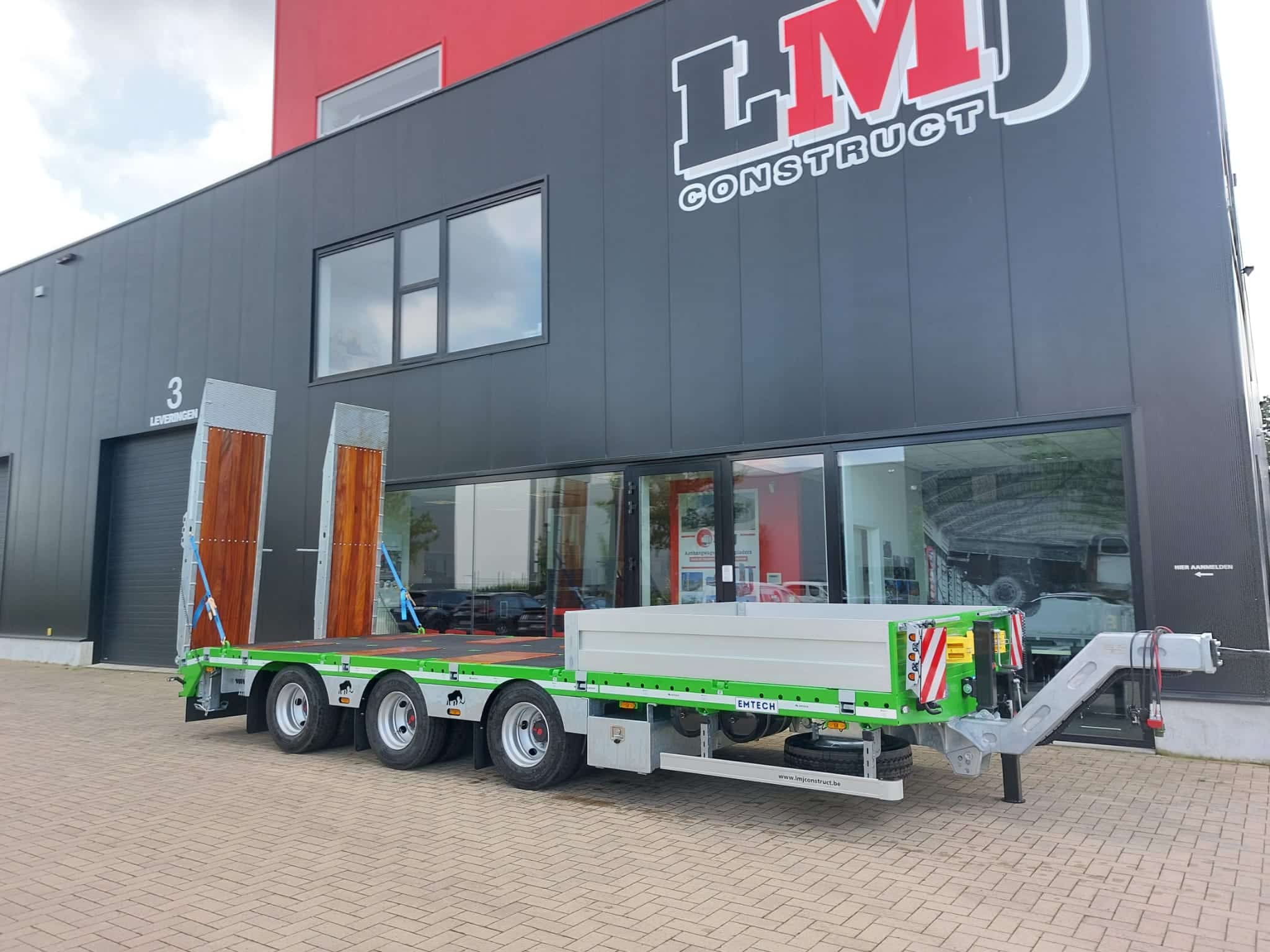 Emtech Tridem Dieplader Geleverd Door Lmj Construct Turnhout