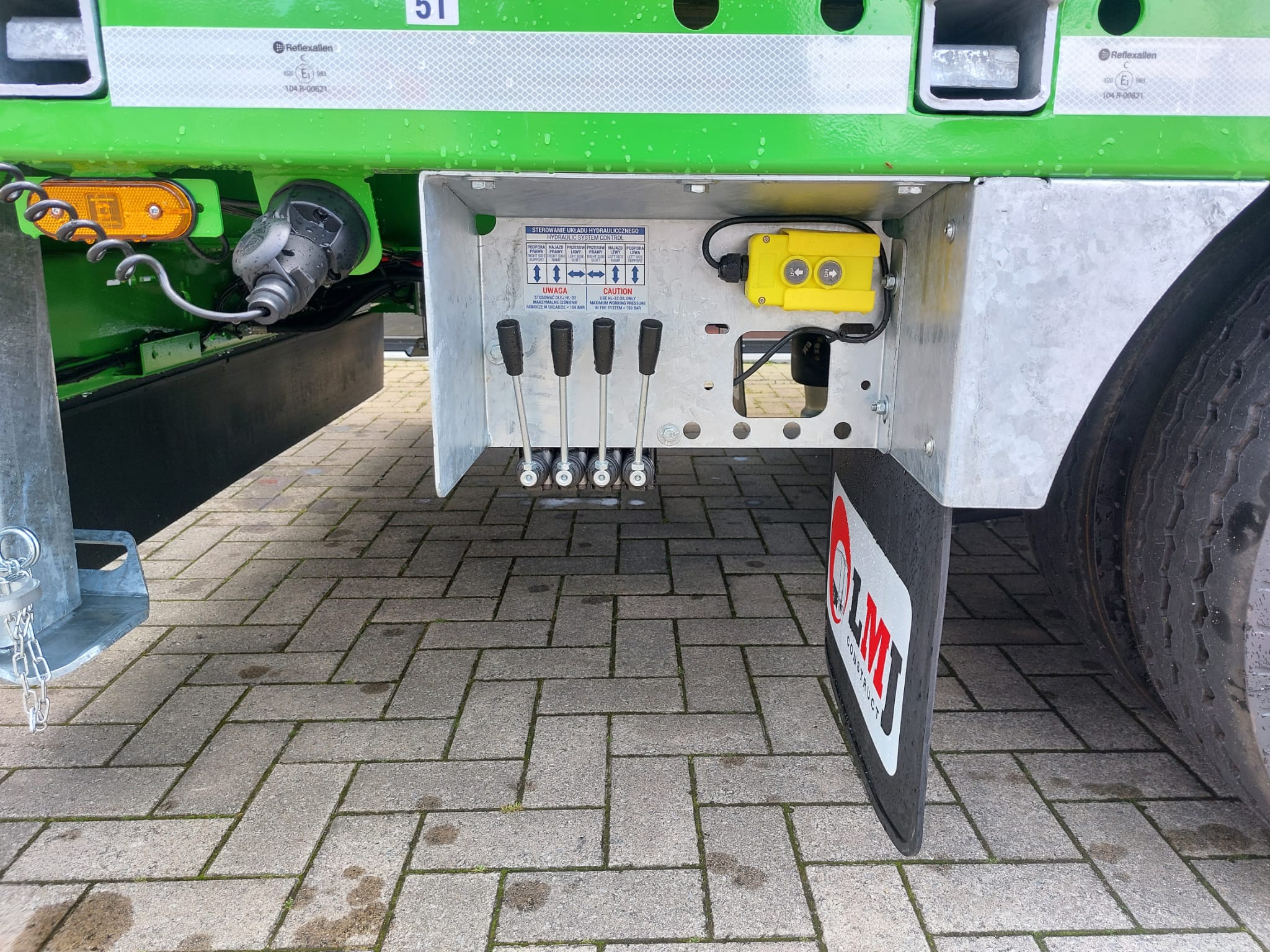 Hydraulisch Ventielblok Voor Bediening Oprijritten Emtech Tridem Dieplader
