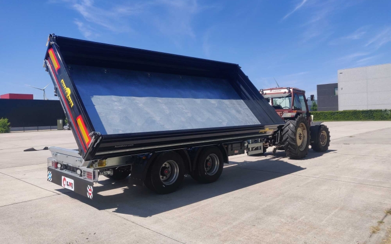 kipper-18t02 Kipper zijdelinks